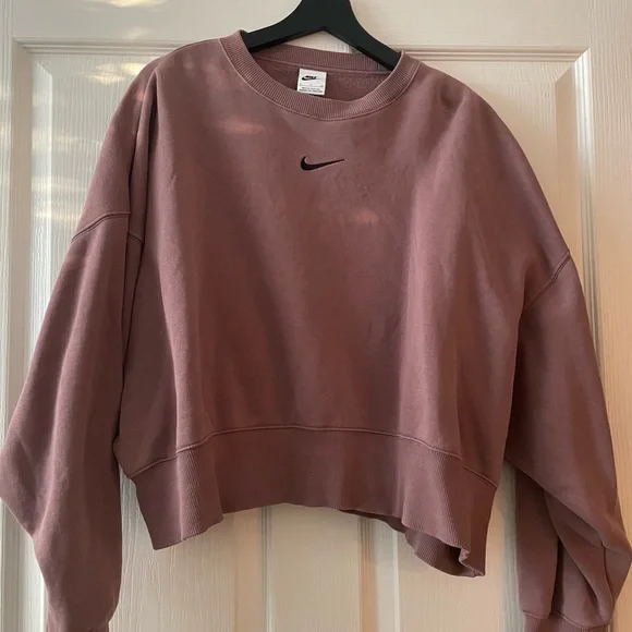 Nike Women's Dusty Rose Cropped Sweatshirt - Picture 1 of 4